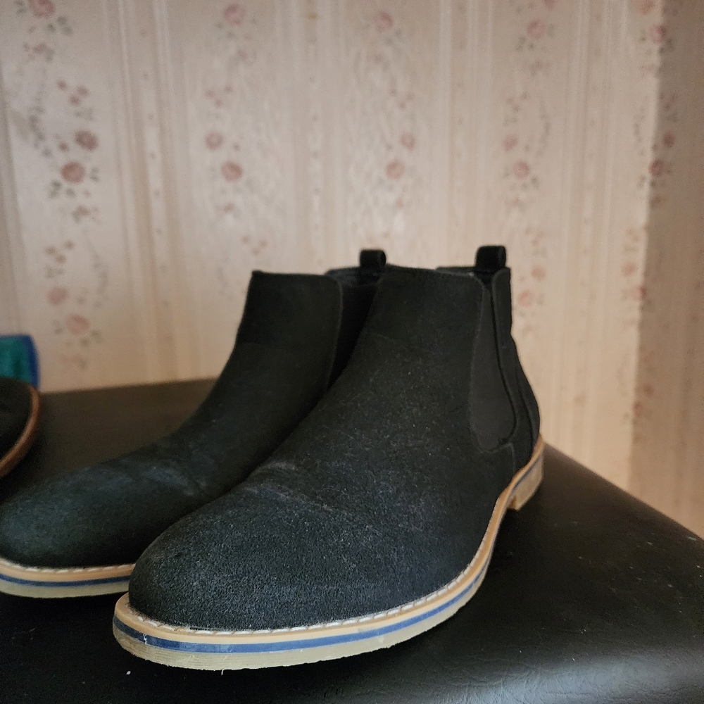 Mens shoes
